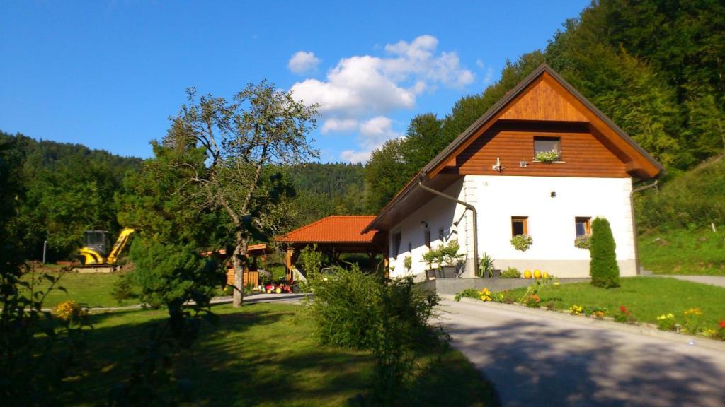 Domacija Vodnik & Apartments Cerklje na Gorenjskem Habitación foto